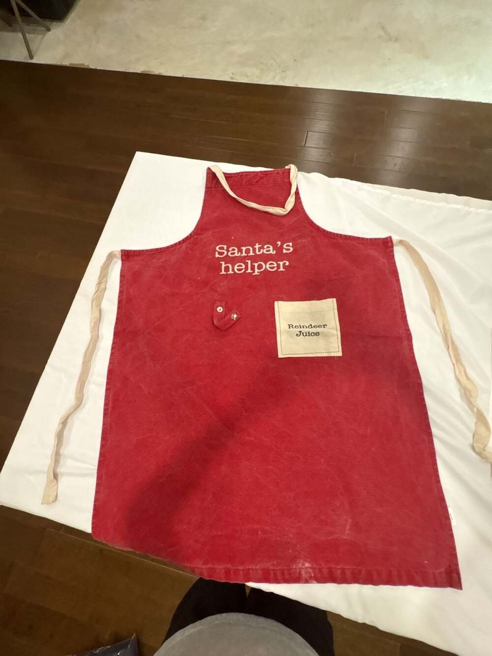 Mud Pie Santa's Helper Christmas Holiday Apron with Reindeer Juice Pocket